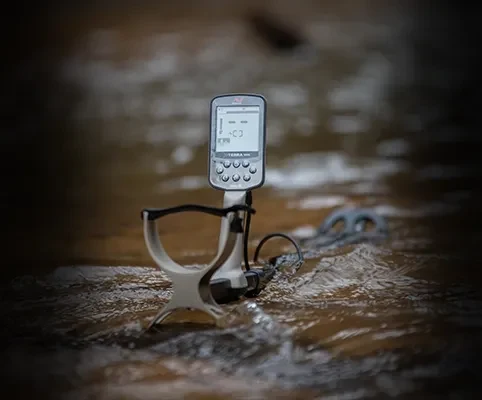 Rize Minelab X-Terra Elite - Su geçirmez gövde